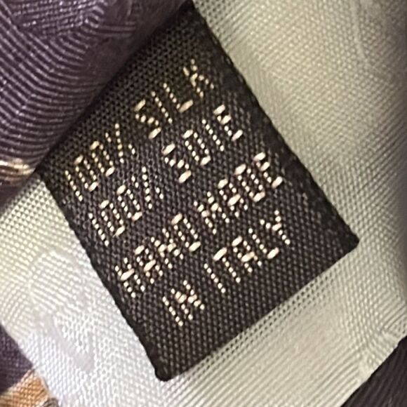 Valentino Italian 100% Silk Eggplant Purple Men’s Tie w/ Handheld Fan Design - Picture 15 of 16